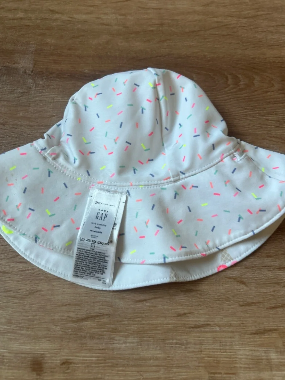 GAP Baby Sun Hat Sprinkles White/Multicolor 0-6 Months Cotton Chin Strap